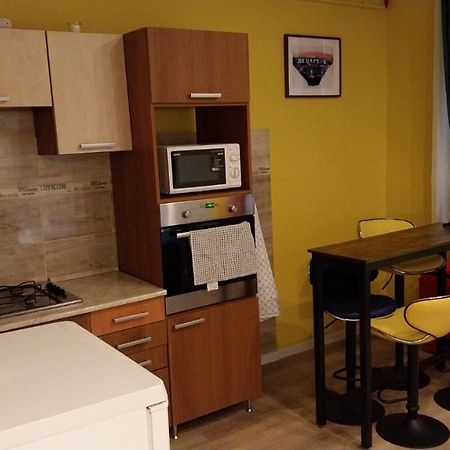 Yellow Blue Apartment Будапеща Екстериор снимка