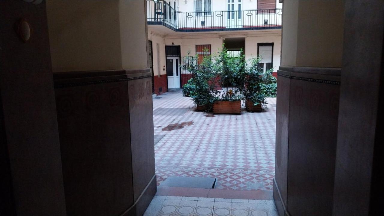Yellow Blue Apartment Будапеща Екстериор снимка