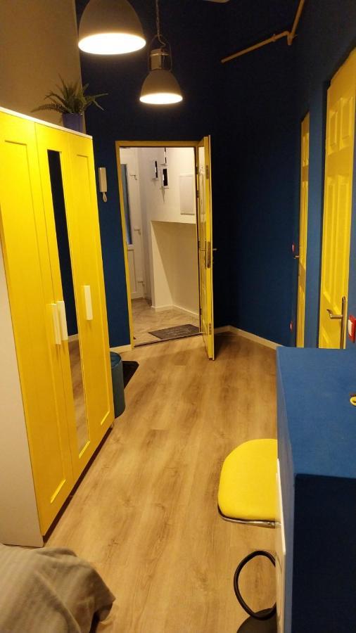 Yellow Blue Apartment Будапеща Екстериор снимка